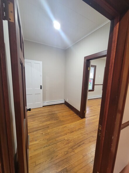 Building Photo - 282 Genesee St