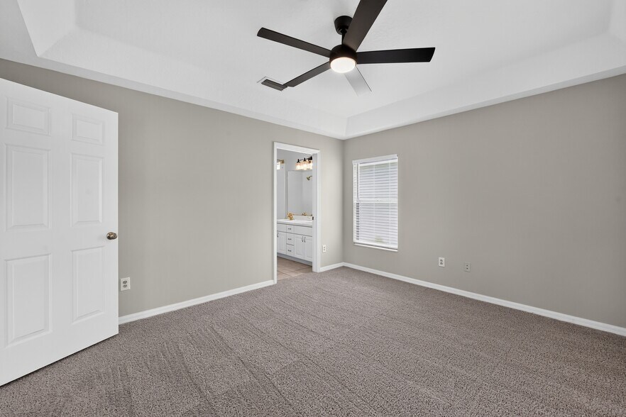 Building Photo - 6641 Cambridge Park Dr