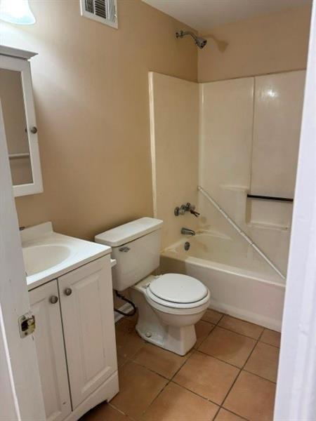 Building Photo - 3970 Terrace Dr