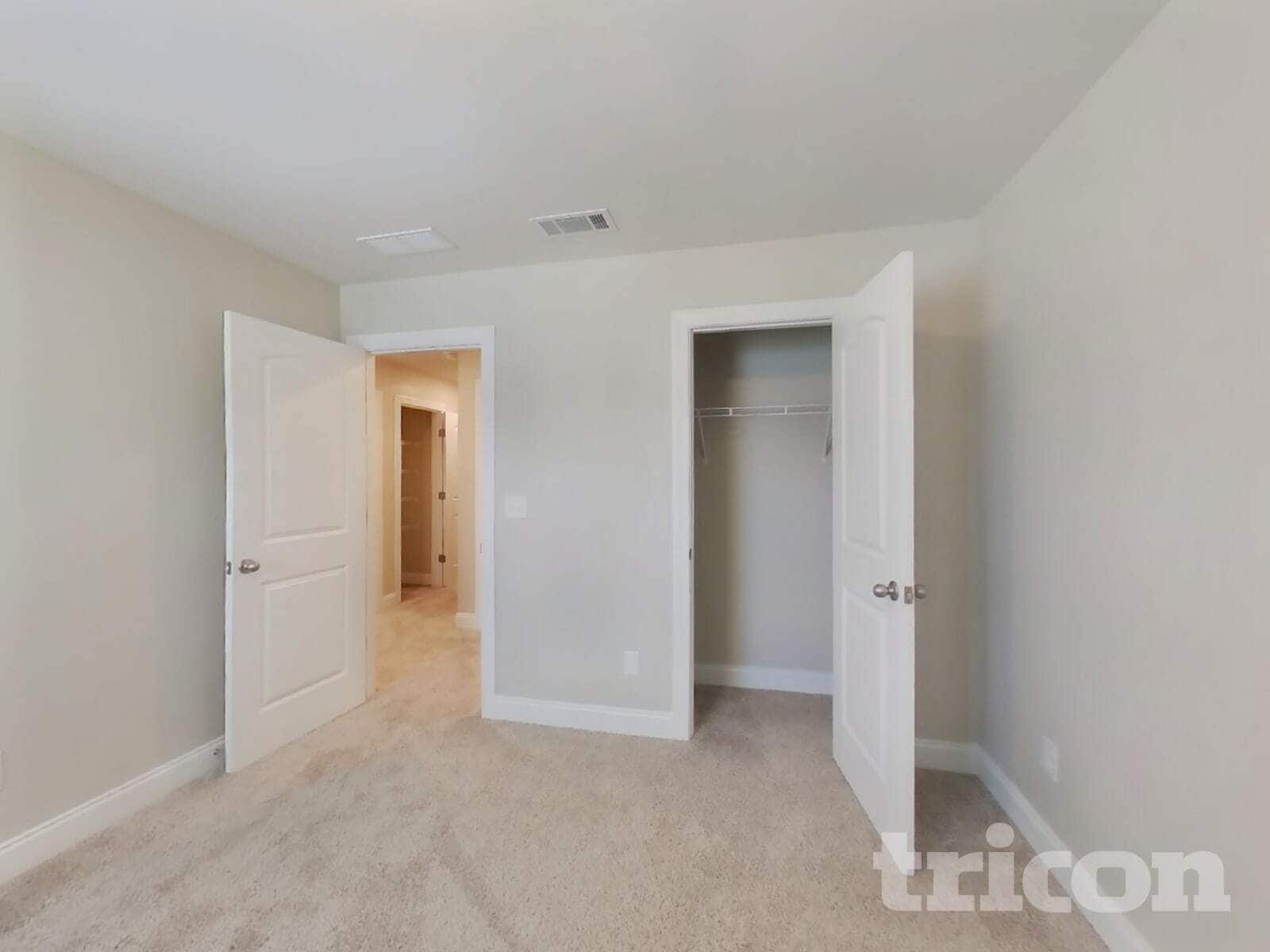 Building Photo - 1331 Carriage Park Dr