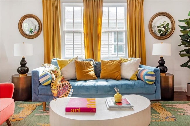 Building Photo - 1031 Austin Ave NE