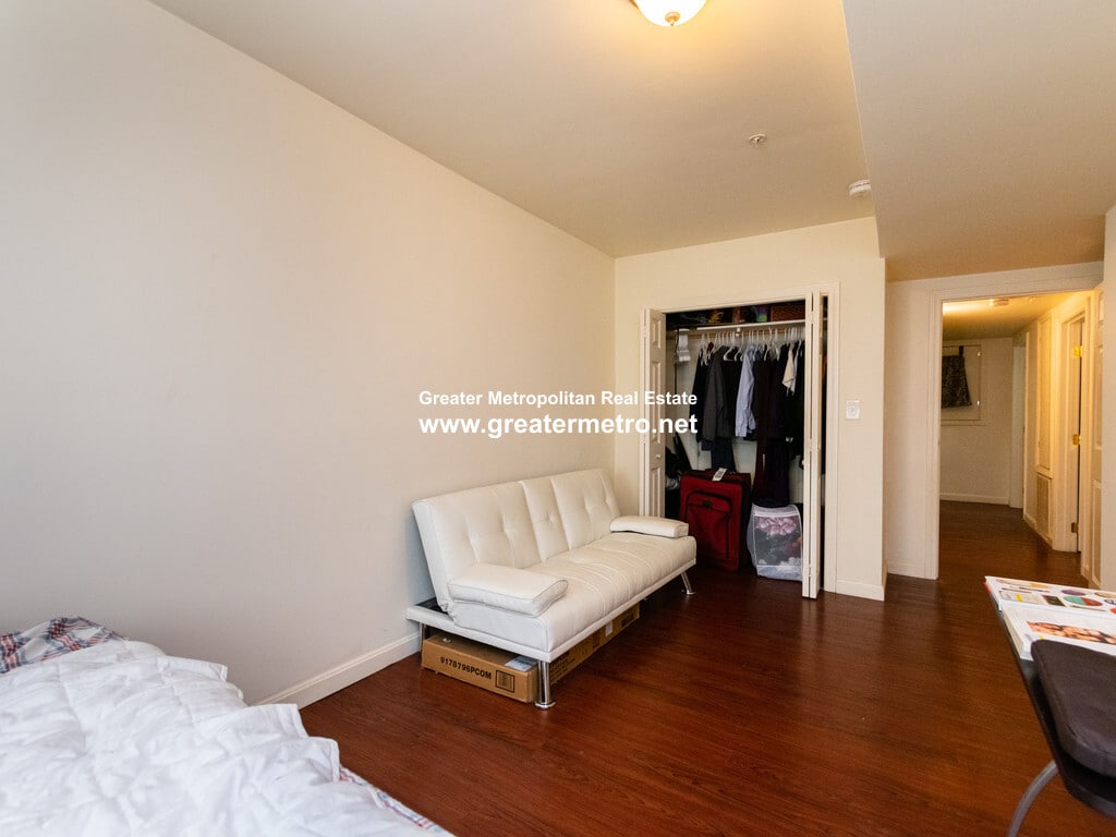 Building Photo - 41 Chelsea St