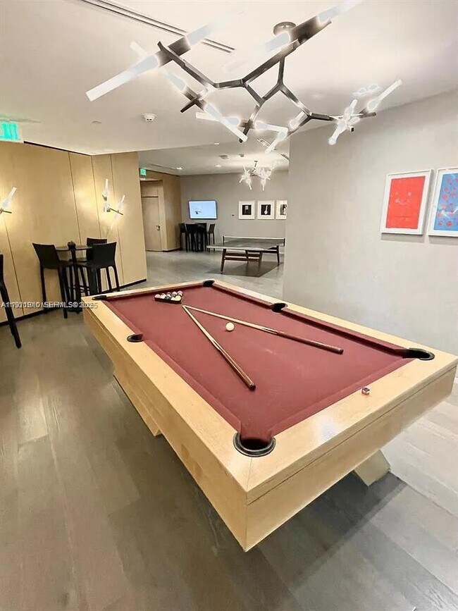 Building Photo - 650 NE 32nd St