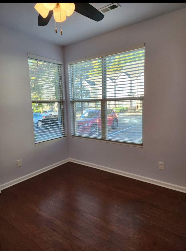 Building Photo - 71 Pocono Dr