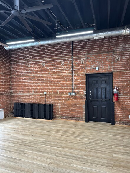Building Photo - 41 N Main St