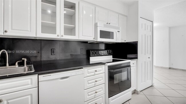 Building Photo - 6770 Indian Creek Dr
