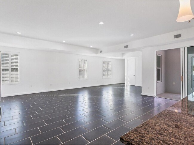 Building Photo - 4524 Riverwood Ave