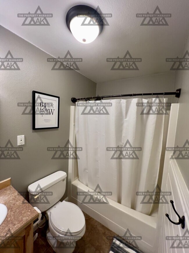 Building Photo - 3BR/2BA North Pole Home with Office & 2-Car Garage