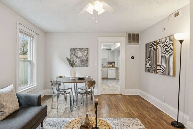 Building Photo - 1504 4th St NE