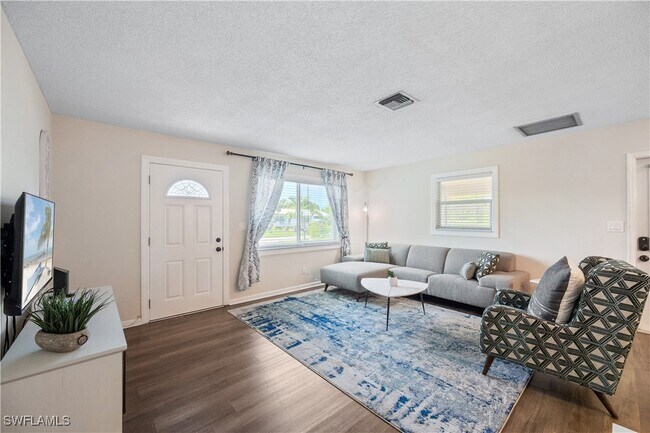 Building Photo - 27610 Roslin Dr