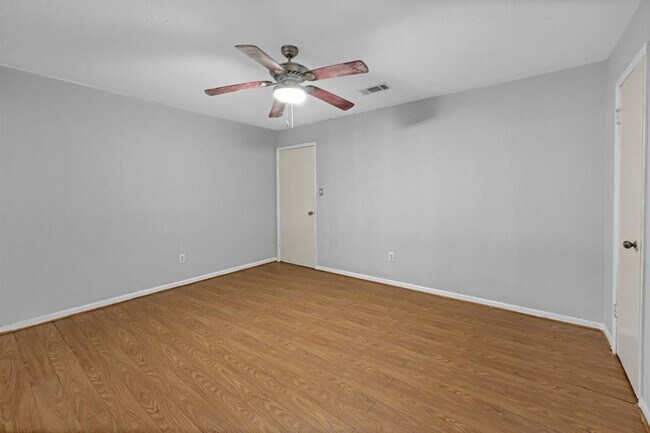 Building Photo - 12415 Lima Dr