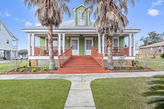 Building Photo - 426 Russell Ave