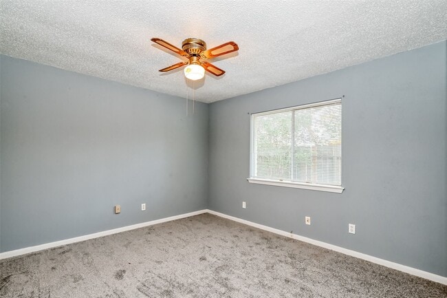 Building Photo - 2606 Quarry Hill Rd
