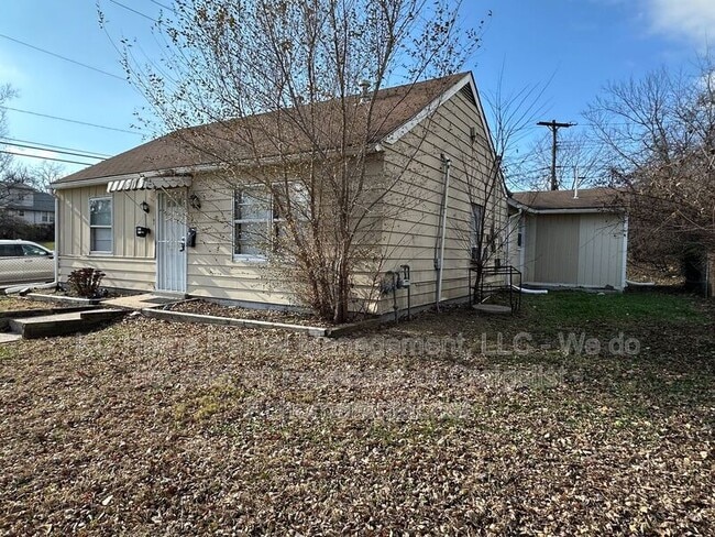 Building Photo - 8044 Wabash Ave