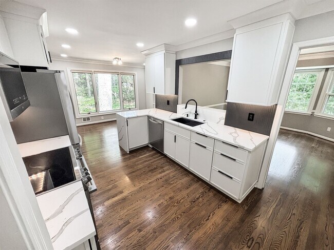 Building Photo - Beautifully Updated 4-Bedroom Home in Top-Rated Walton High District