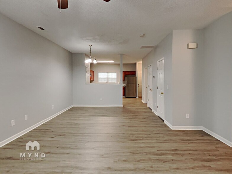 Building Photo - 2379 Coach Way