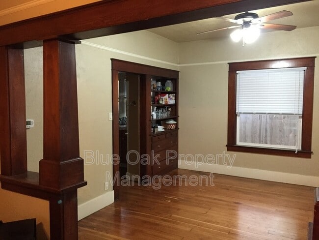 Building Photo - 1510 W 5th St