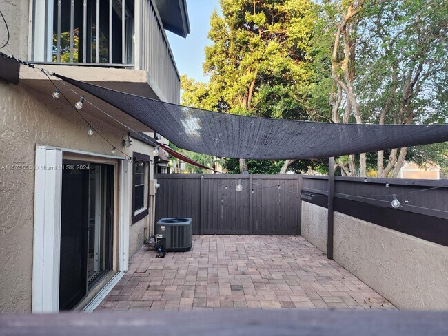 Building Photo - 1701 Bayberry Dr