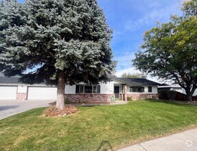 Building Photo - Lovely home in Minden