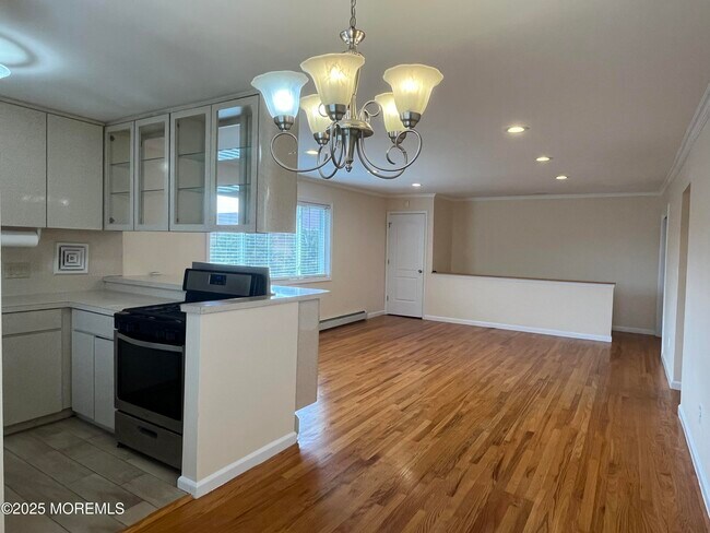 Building Photo - 35 Sternberger Ave