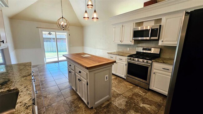Building Photo - 4017 Eaton Pl