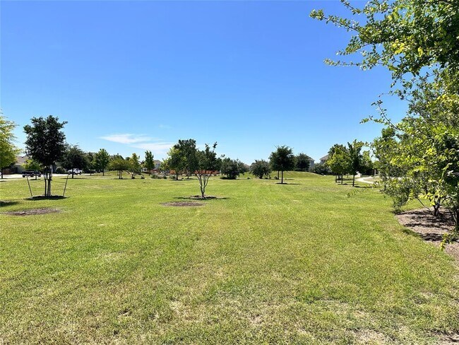 Building Photo - 137 Rustic Glen Dr