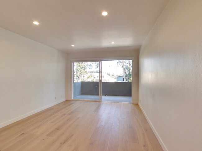 Building Photo - 1504 Newlands Ave