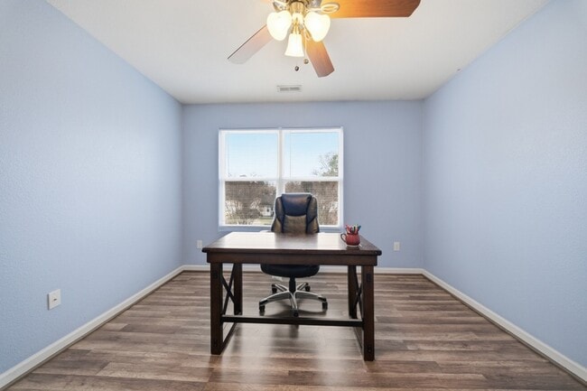 Building Photo - 507 Leonard Rd