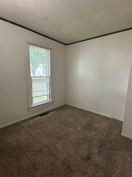 Building Photo - 528 Niagara St