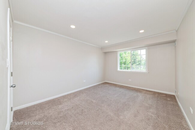 Building Photo - 1511 N Windsor Dr