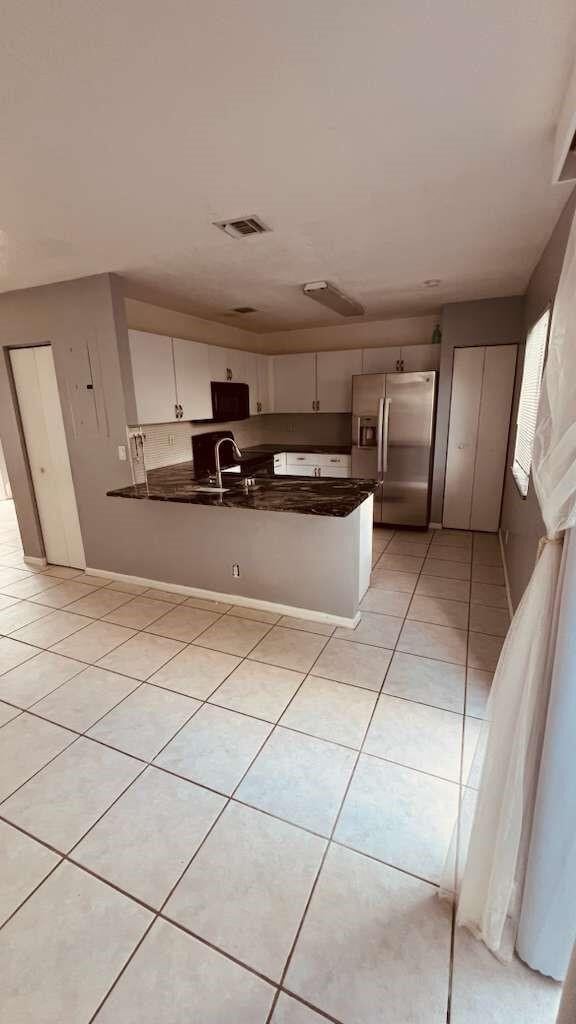 Building Photo - 4735 SW 14th St