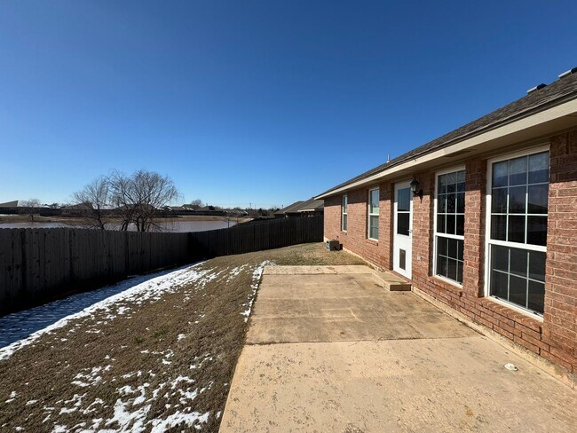 Building Photo - Super Cute 3 Bed, 2 Bath Home in Moore