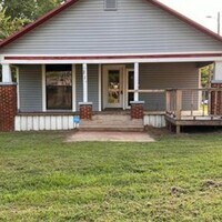 Building Photo - Hughes Springs 2 Bedroom Home