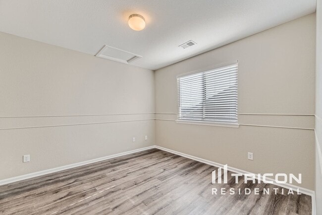 Building Photo - 12182 S Great Plain Way