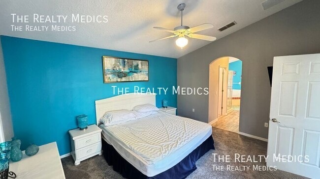 Building Photo - 4802 Cumbrian Lakes Dr