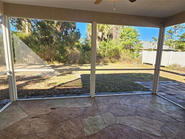 Building Photo - 8470 Drolet Ave