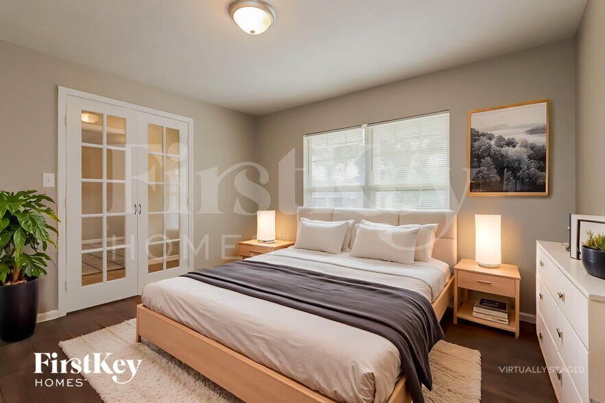 Building Photo - 3810 Treadway Dr