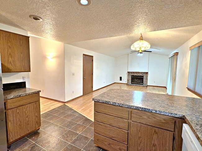 Building Photo - 9834 SE Clinton St