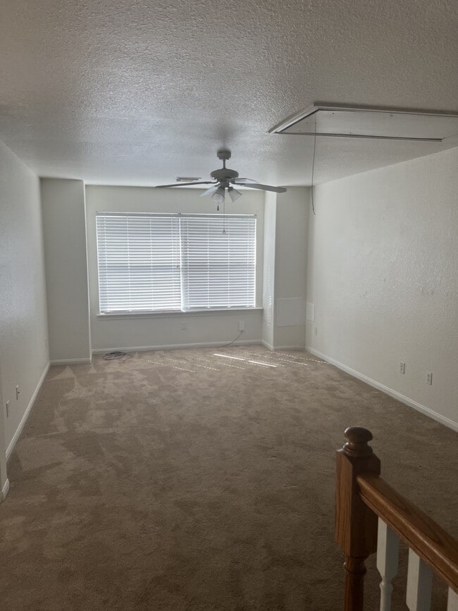 Building Photo - 13433 Hidden Valley Dr