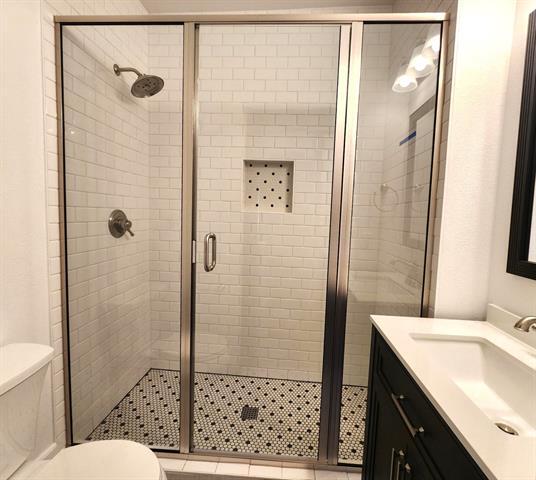 Building Photo - 5218 Vanderbilt Ave