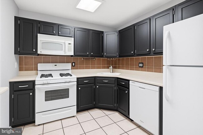 Building Photo - 1404 Woodhollow Dr