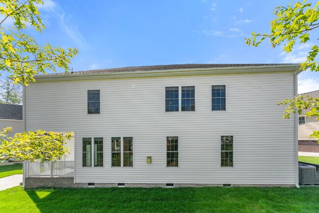 Building Photo - Spacious 5 Bedroom Home in Rountrey (Newmarket Section) – 3,555 Sq Ft – $4,350/mo