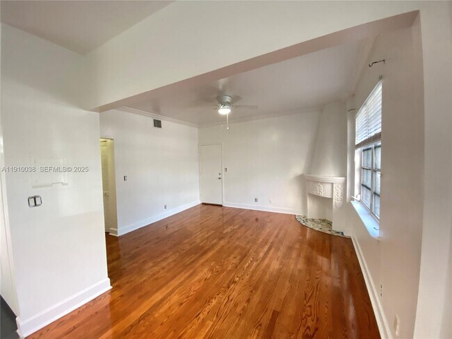 Building Photo - 610 8th St