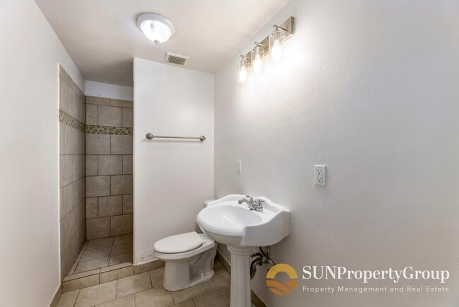 Building Photo - Beautiful Basement  Apartment In Riverton!