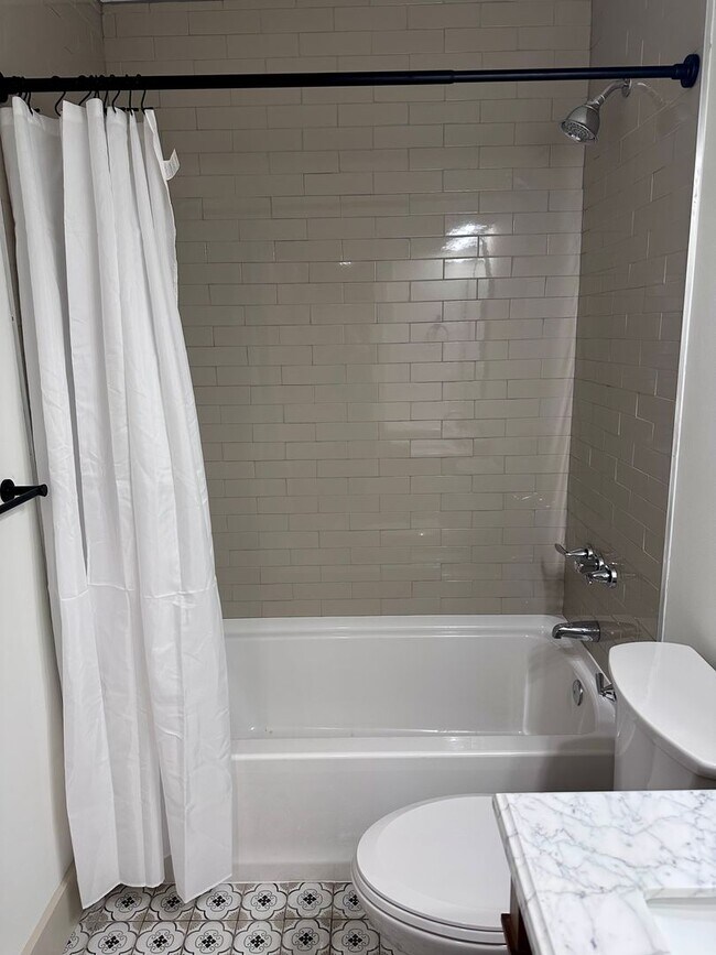 Building Photo - Newly Built Home minutes from Downtown Madison