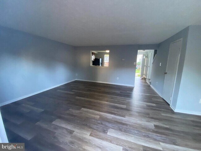 Building Photo - 6963 Villa-Del-Rey Ct