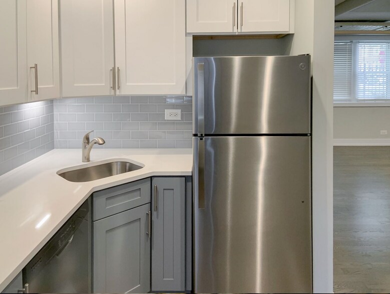 Building Photo - 1813 W Winona St