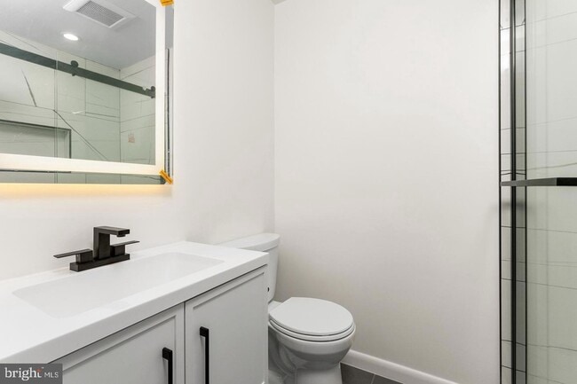 Building Photo - 1808 Golf View Ct