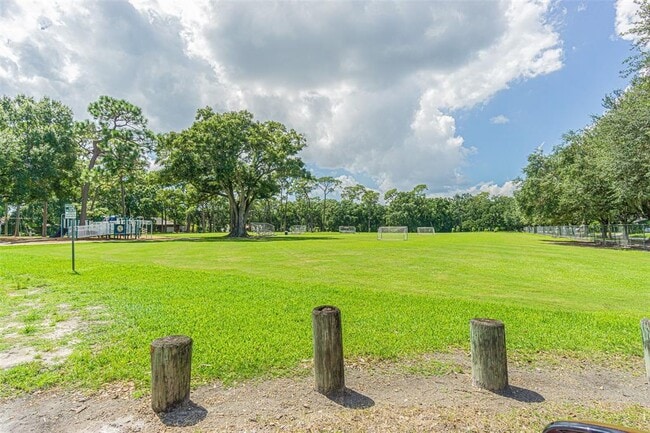 Building Photo - 701 W Henry Ave