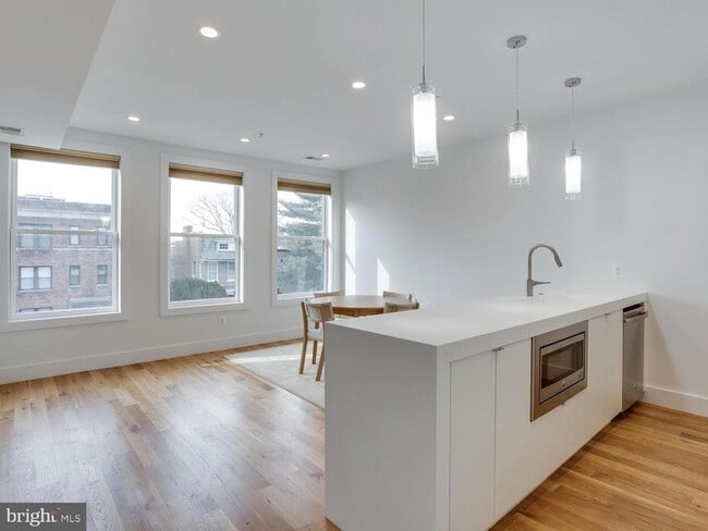 Primary Photo - 254 15th St SE